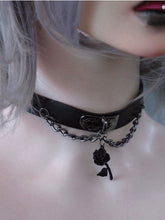 Rosette Pendant Black PU Choker