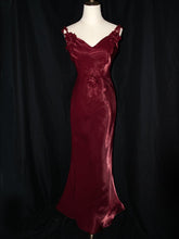 Dark Red Vintage Floral V-neck Evening Gown Lace-up Back Mermaid Dress