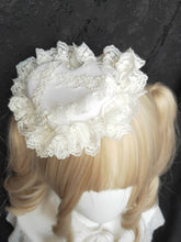 White Heart-shaped Lace Trim Mini Hat