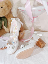 White Heart Decorated Bow at Top Mary Janes