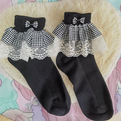 Plaid Pattern Ruffled Cuff White / Black Socks