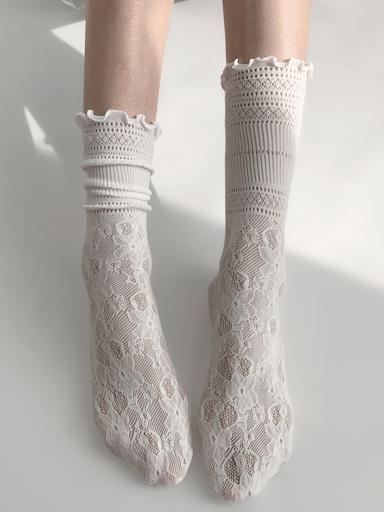 White/Black Floral Pattern Lace Socks