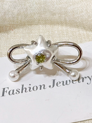 Creamy White Bow and Star Design Ear Clip