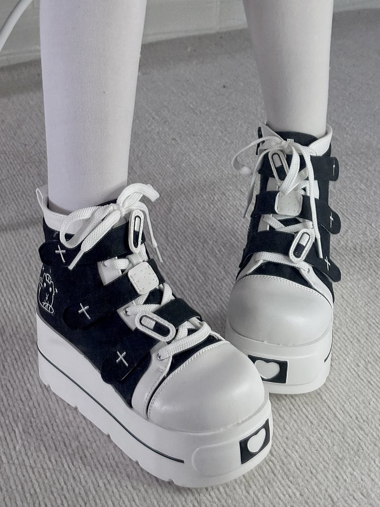 Yami Kawaii Black Round Toe Platform Sneakers