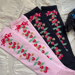 Sweet Strawberries Pattern Underknee Stockings White/Black/Pink